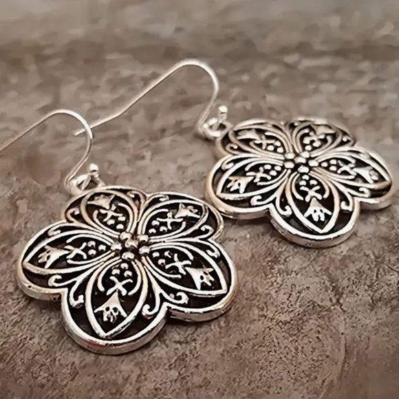 SILVER  Filigree Bohemian Chic Dangling Pierced Wire Earrings NIB - Picture 4 of 4